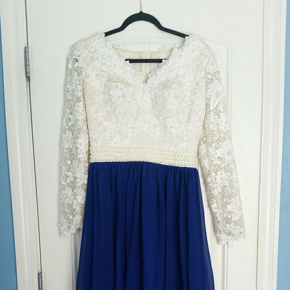 Gorgeous Blue/white Dress